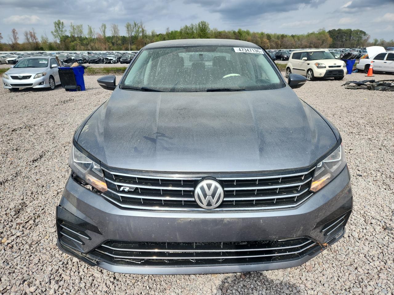 2017 VOLKSWAGEN PASSAT