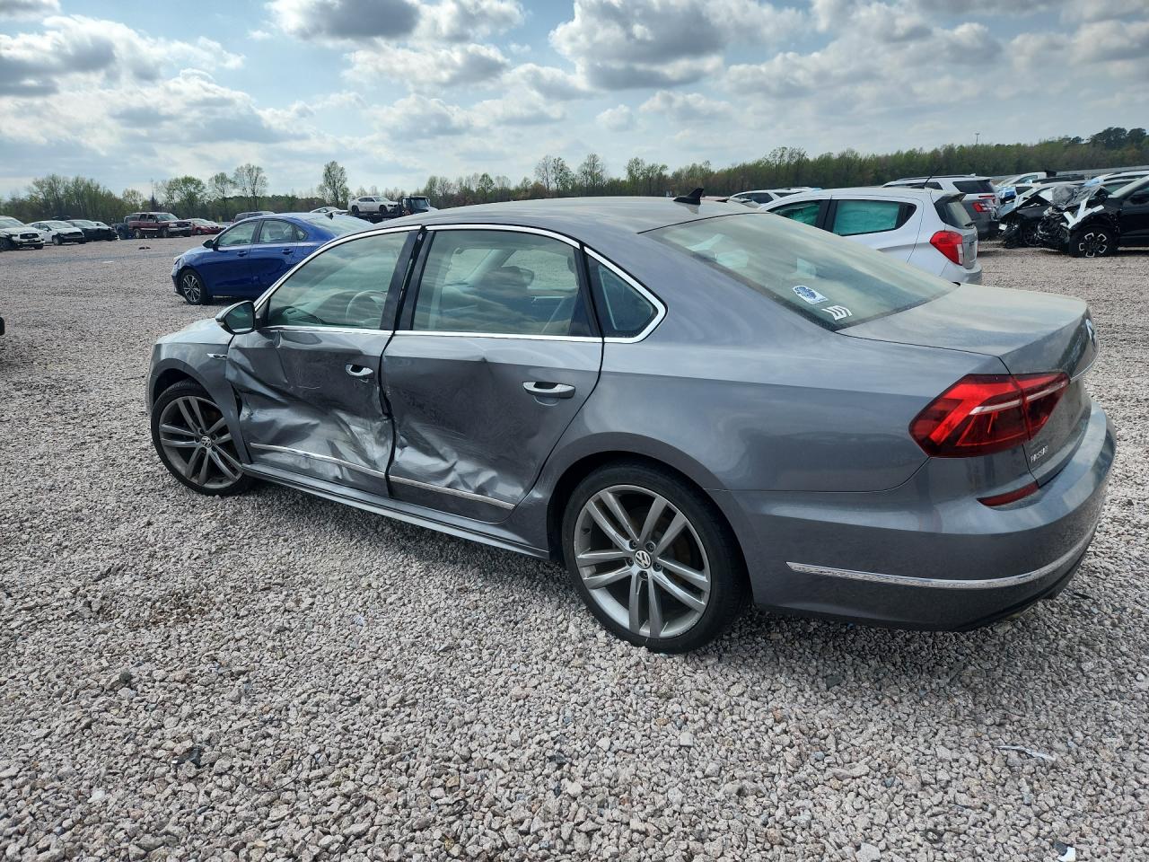 2017 VOLKSWAGEN PASSAT