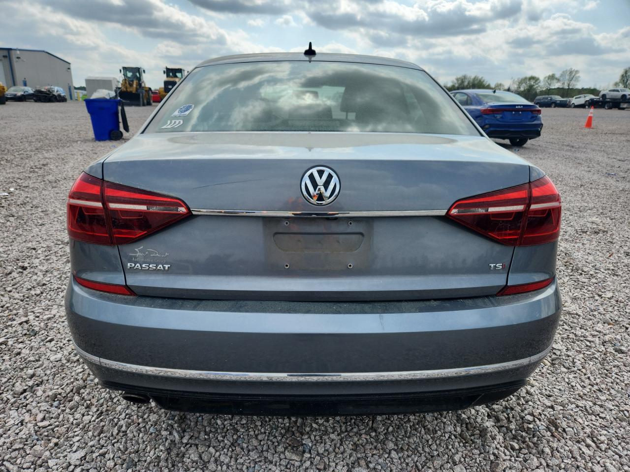 2017 VOLKSWAGEN PASSAT