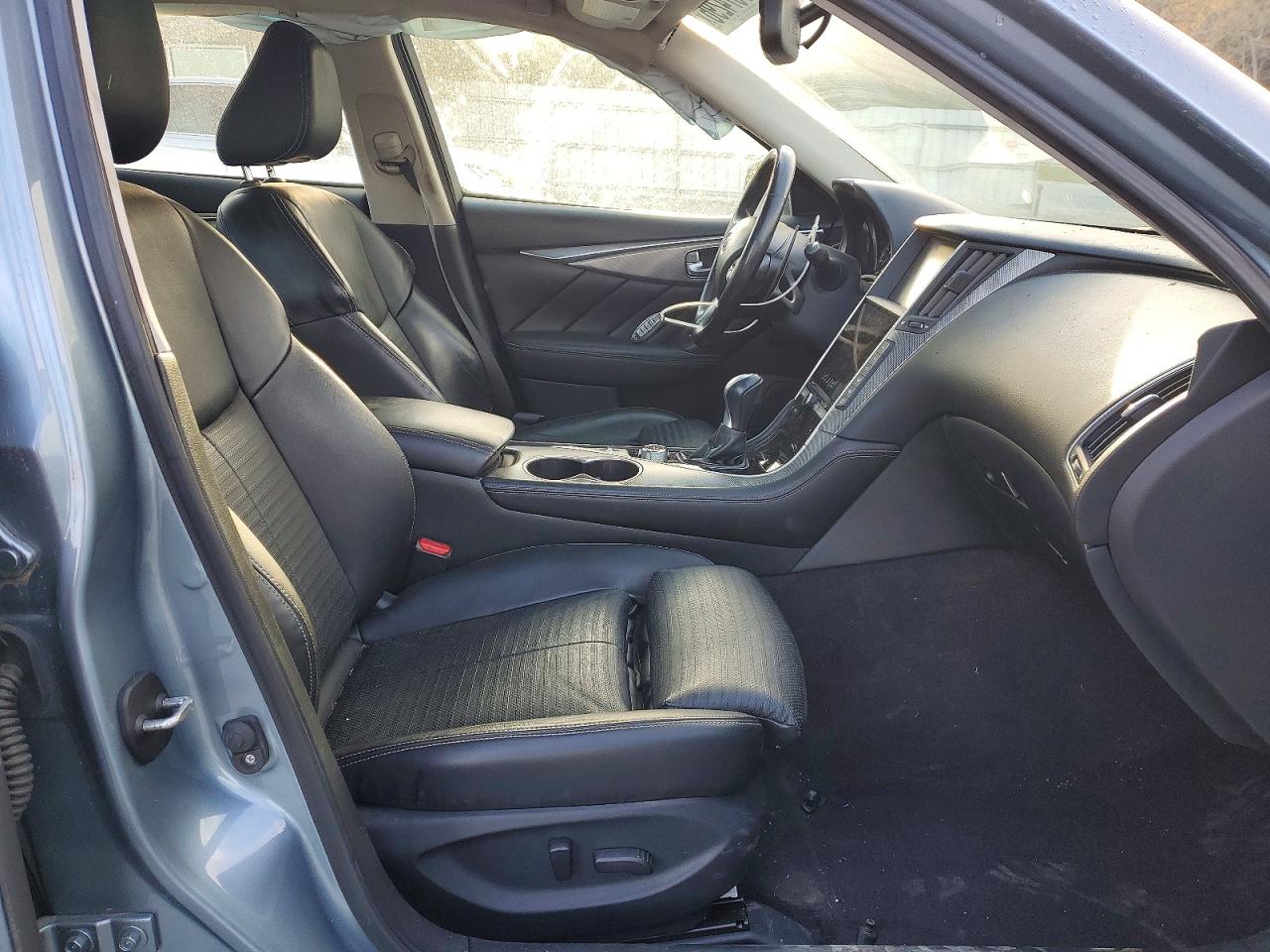 2016 INFINITI Q50