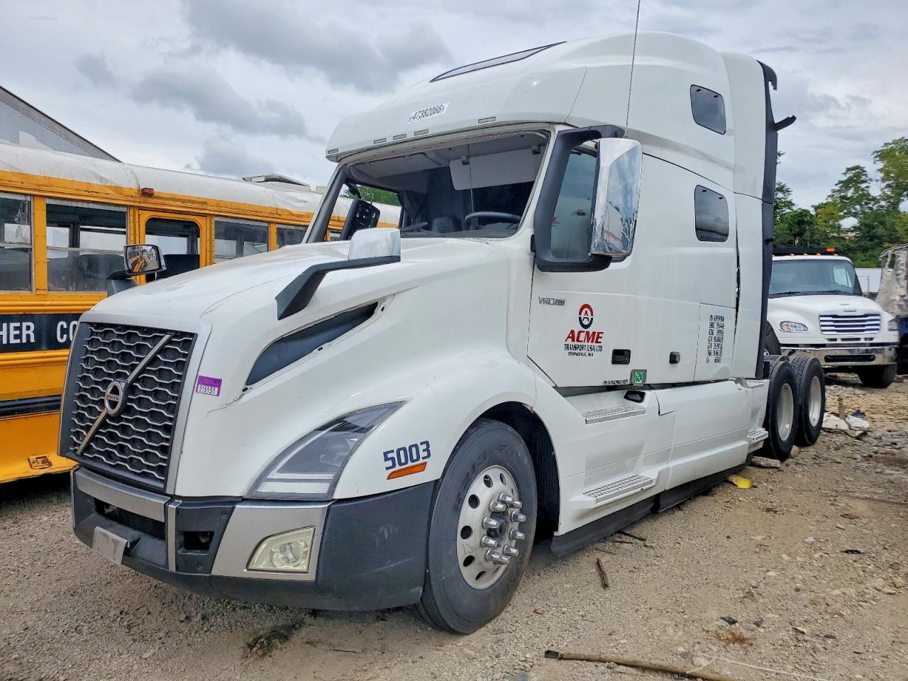 2023 VOLVO VN
