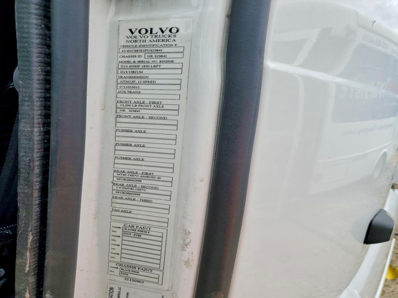 2023 VOLVO VN