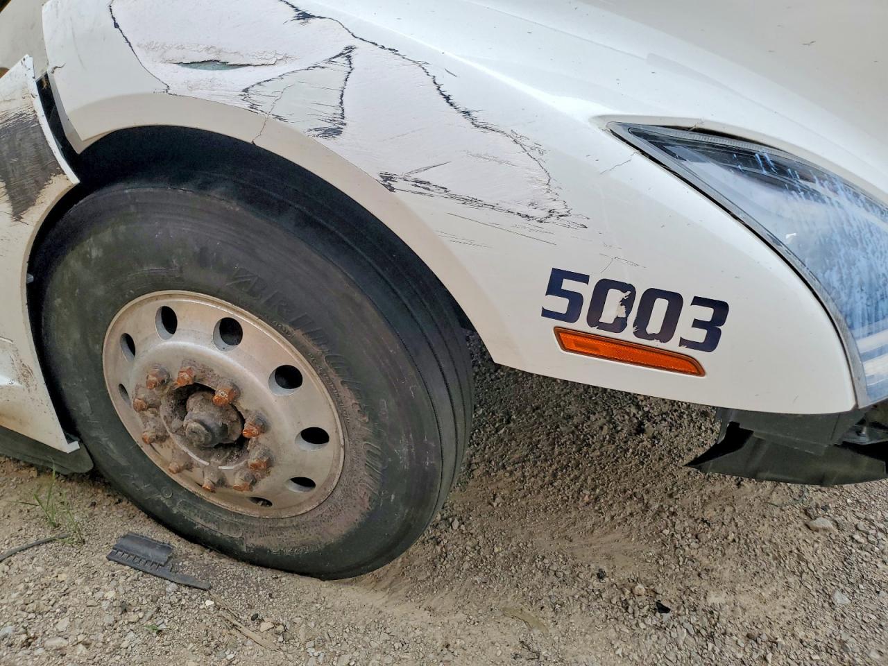 2023 VOLVO VN
