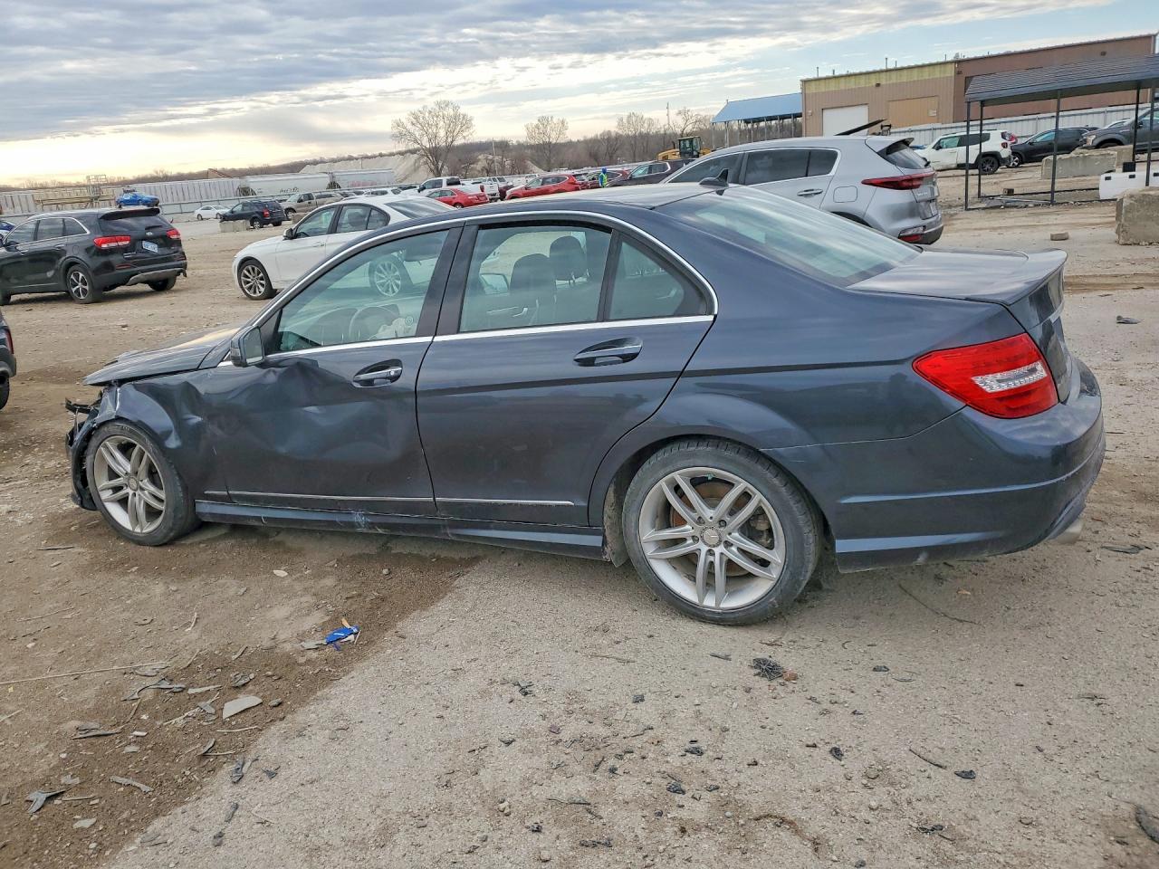 2013 MERCEDES-BENZ C-CLASS