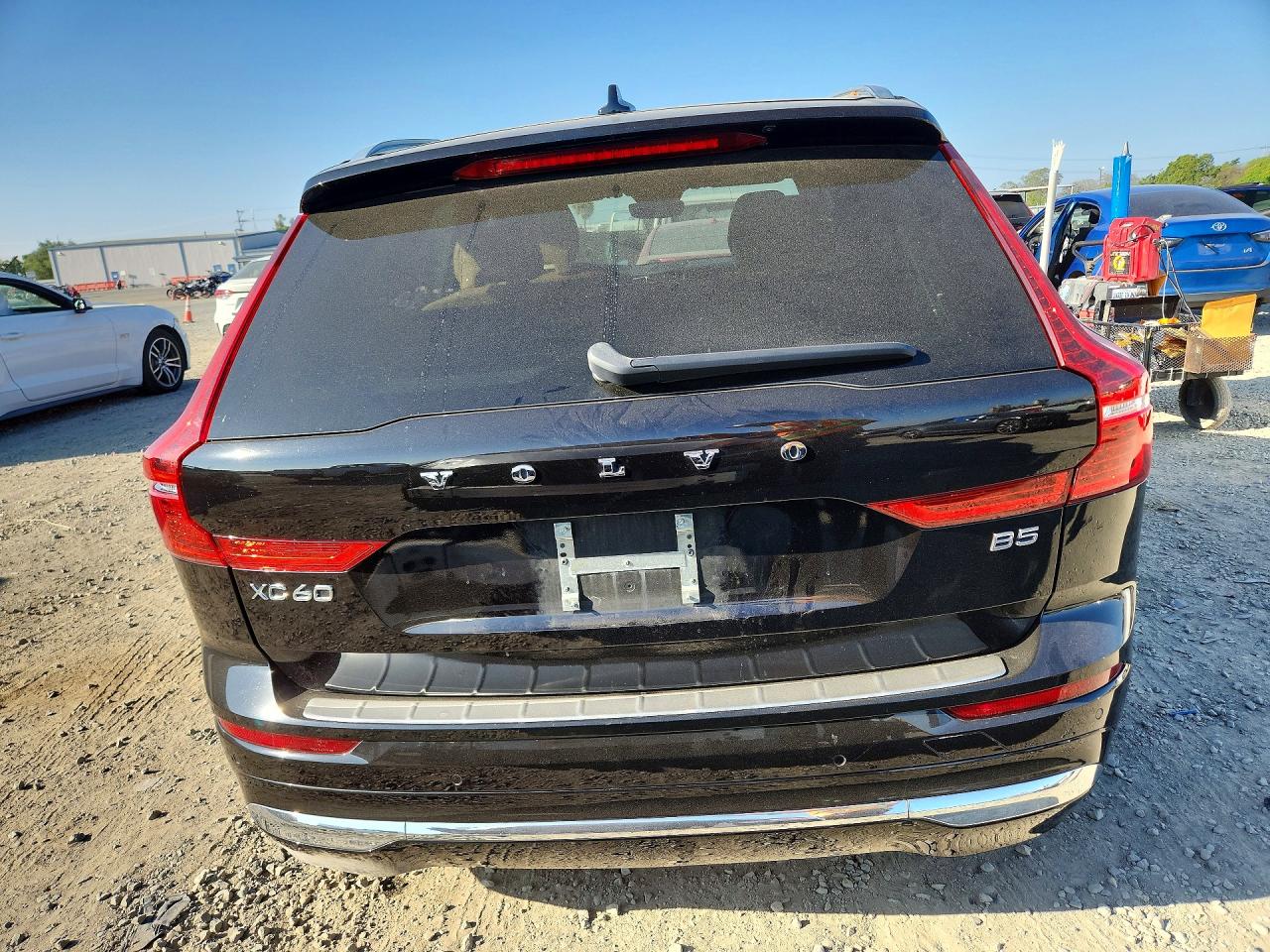 2023 VOLVO XC60