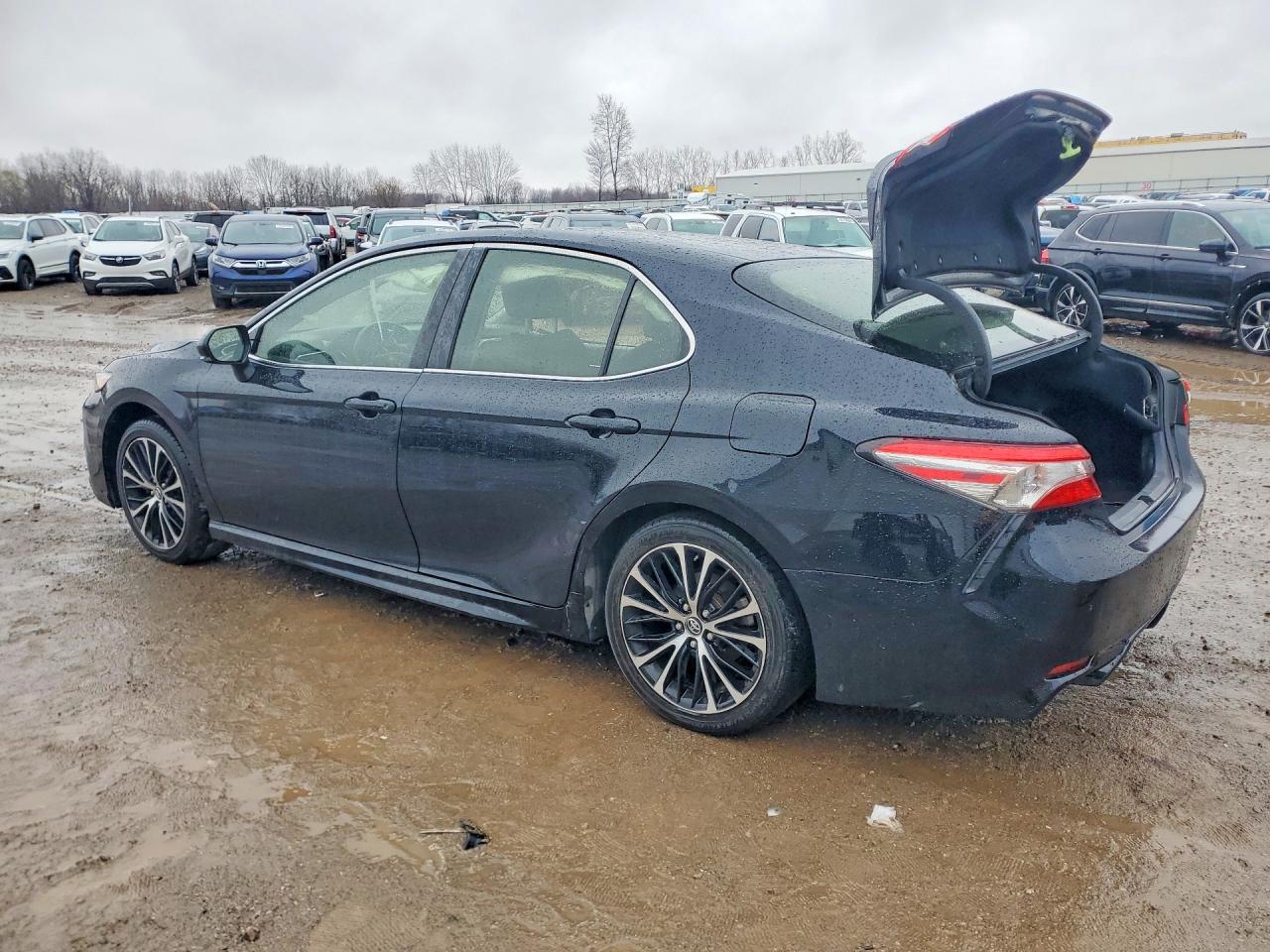 2018 TOYOTA CAMRY