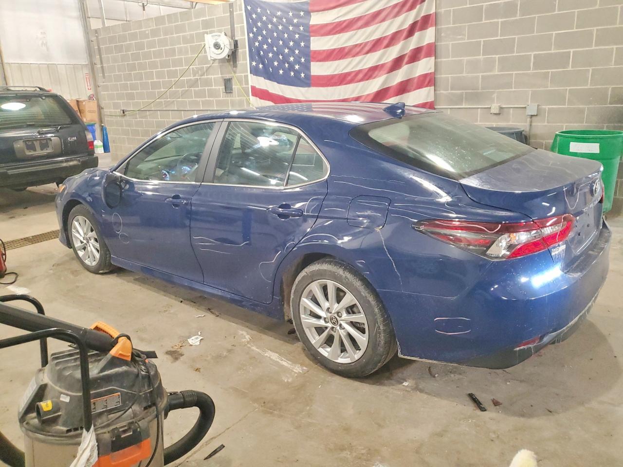 2023 TOYOTA CAMRY