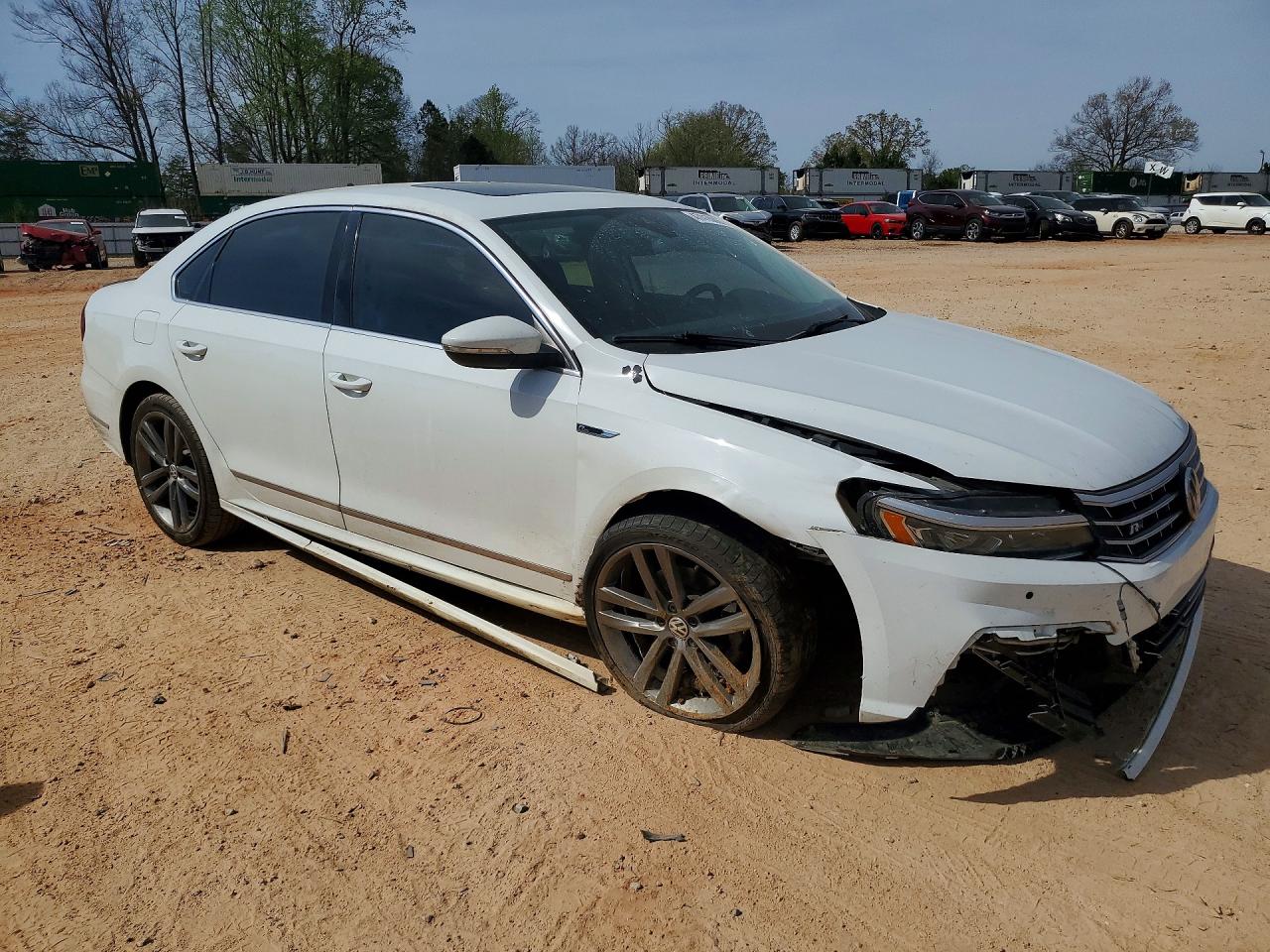 2019 VOLKSWAGEN PASSAT