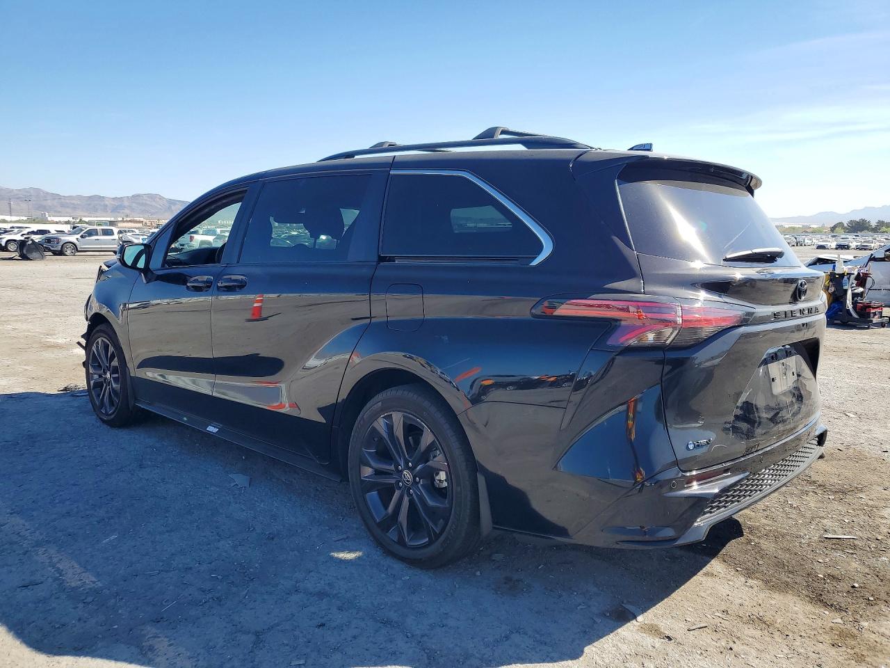 2025 TOYOTA SIENNA