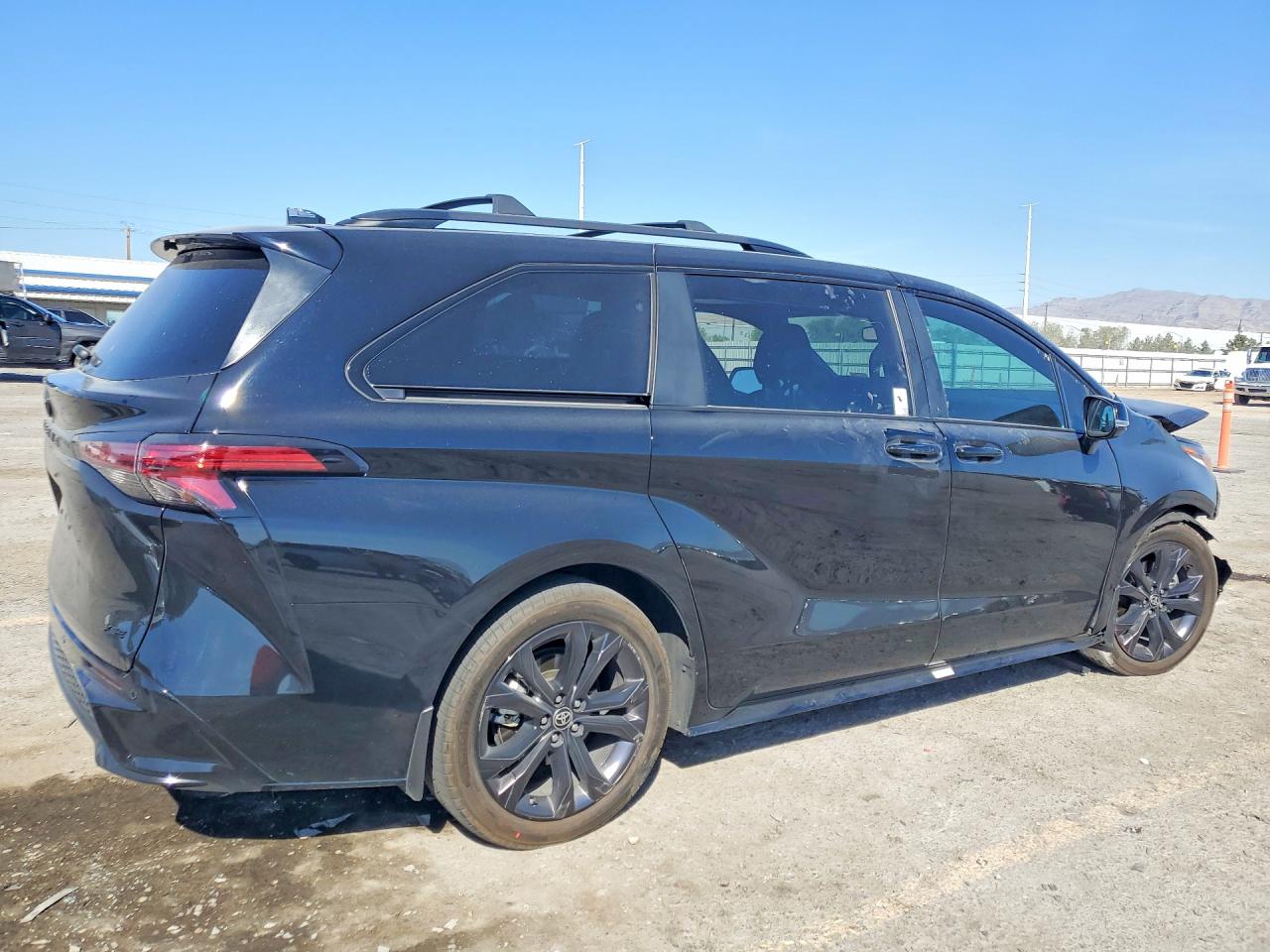 2025 TOYOTA SIENNA