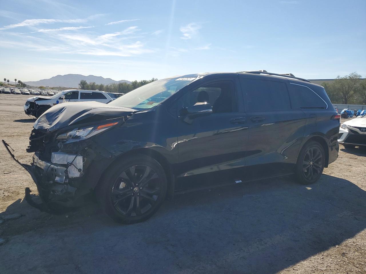 2025 TOYOTA SIENNA