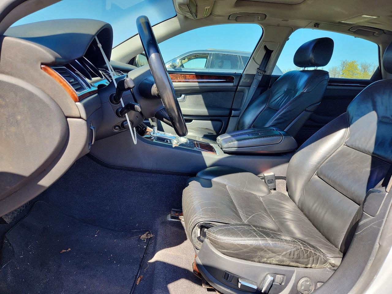 2005 AUDI A8
