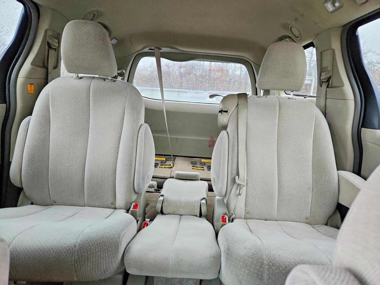 2013 TOYOTA SIENNA