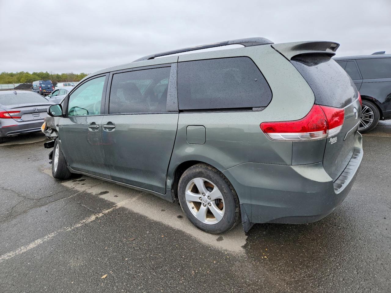 2013 TOYOTA SIENNA