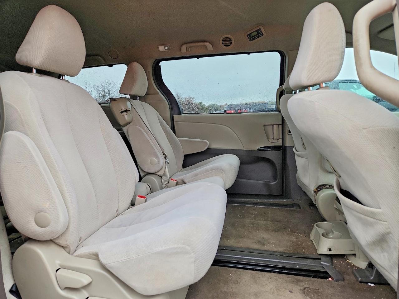 2013 TOYOTA SIENNA
