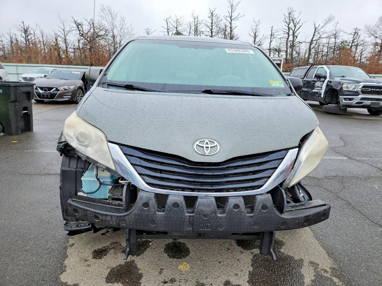 2013 TOYOTA SIENNA