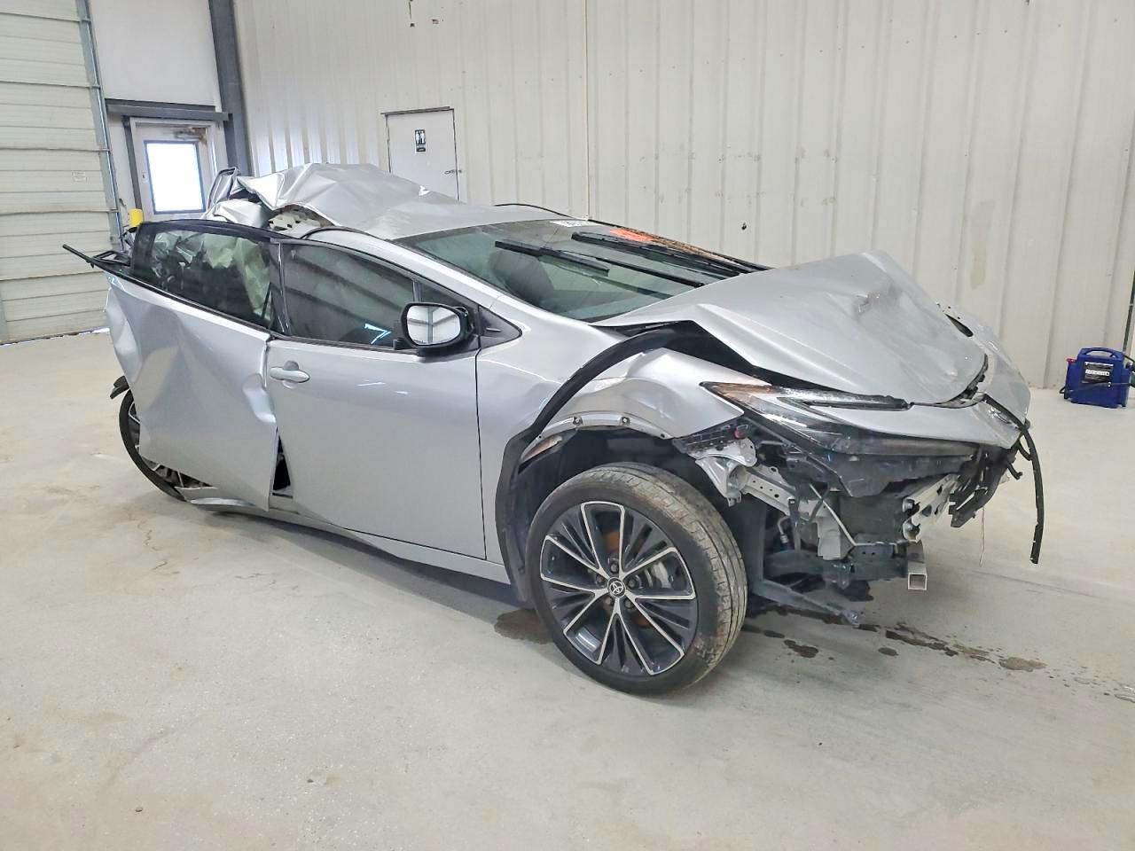 2024 TOYOTA PRIUS