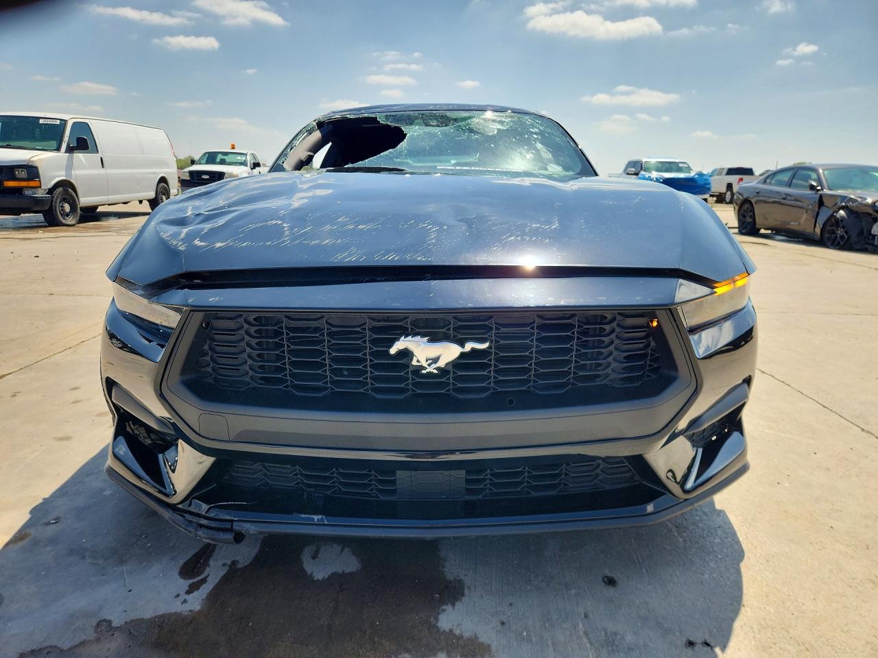 2025 FORD MUSTANG