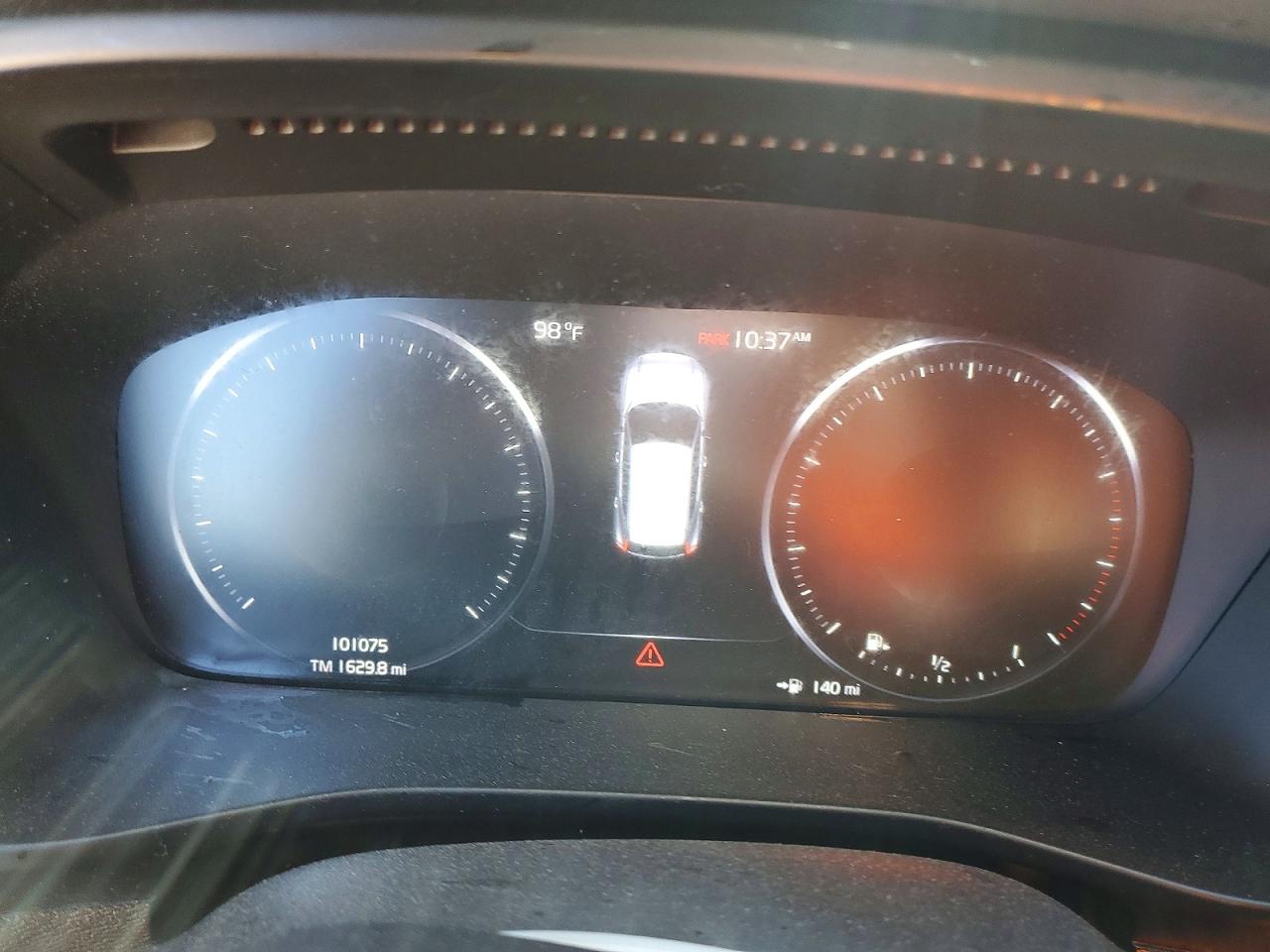 2020 VOLVO XC40