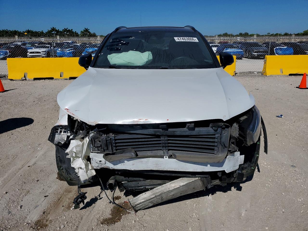 2020 VOLVO XC40