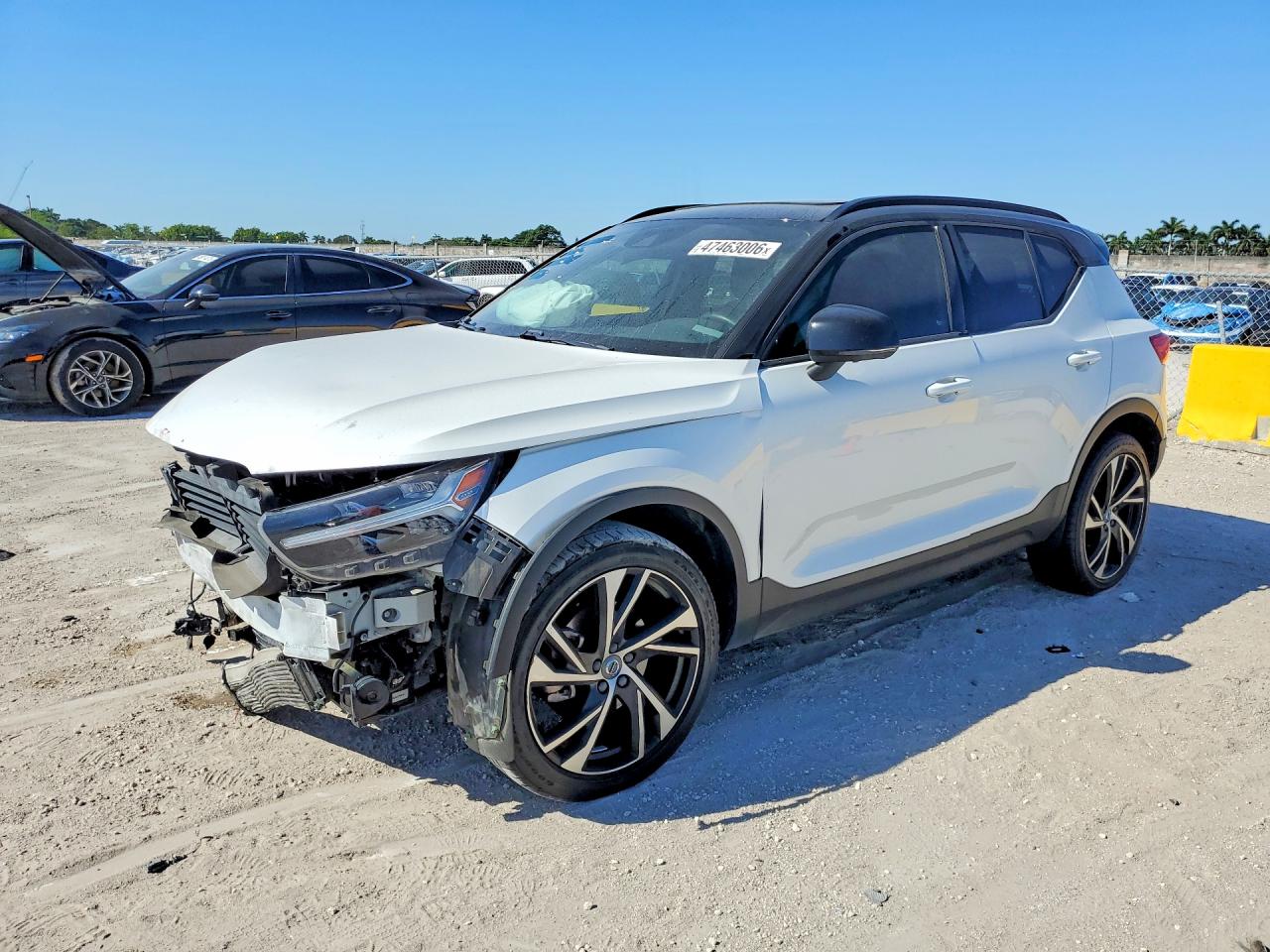 2020 VOLVO XC40