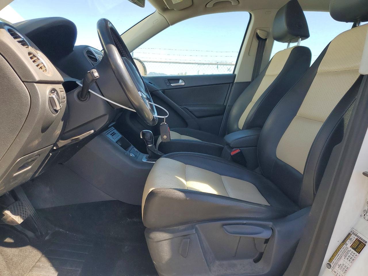 2016 VOLKSWAGEN TIGUAN