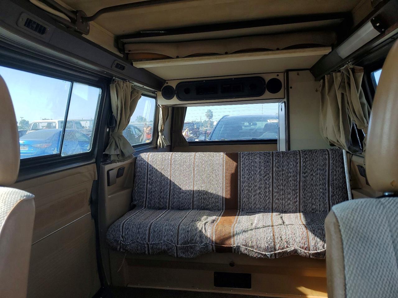 1987 VOLKSWAGEN MINIVAN
