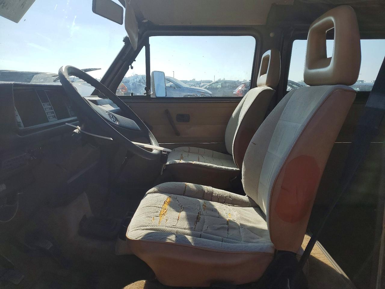 1987 VOLKSWAGEN MINIVAN