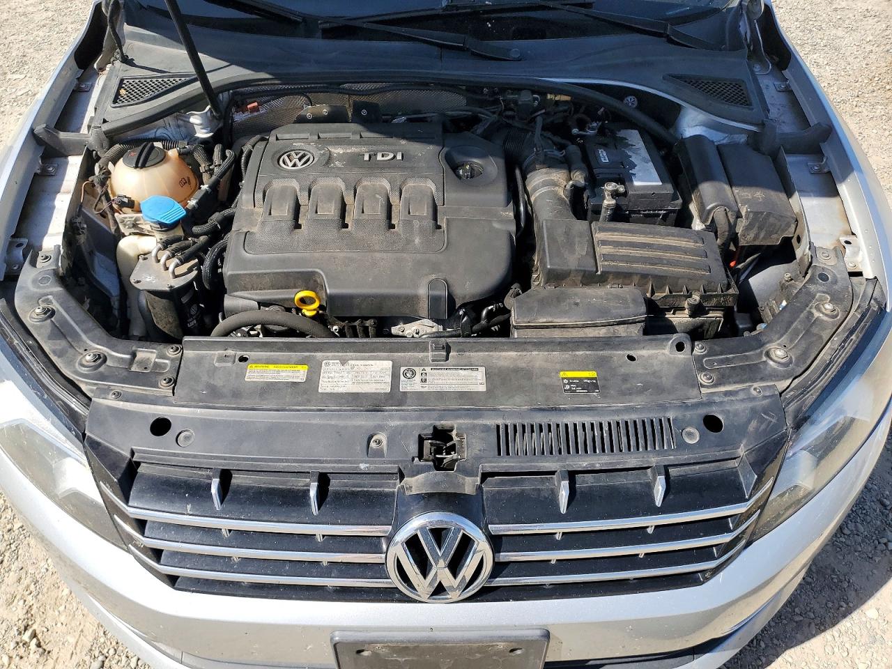 2015 VOLKSWAGEN PASSAT