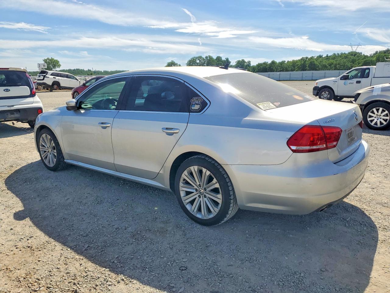 2015 VOLKSWAGEN PASSAT