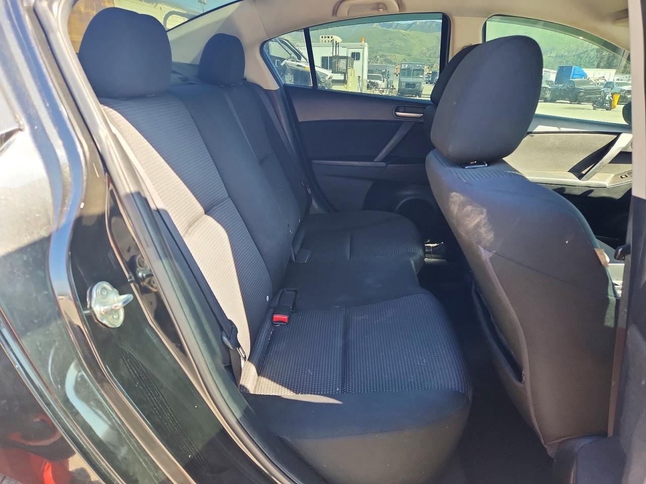 2013 MAZDA 3