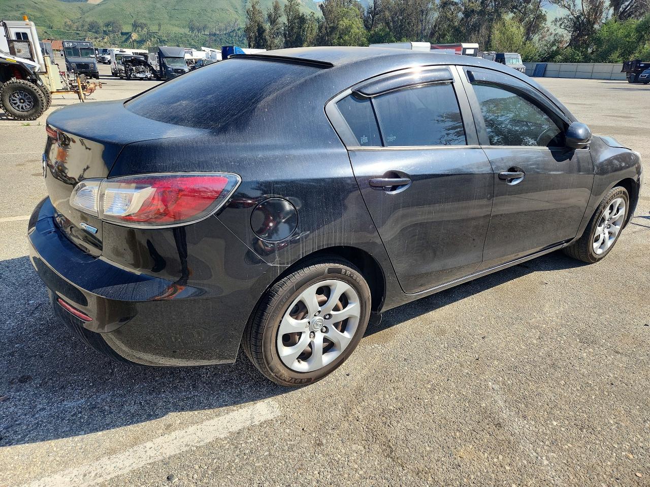 2013 MAZDA 3