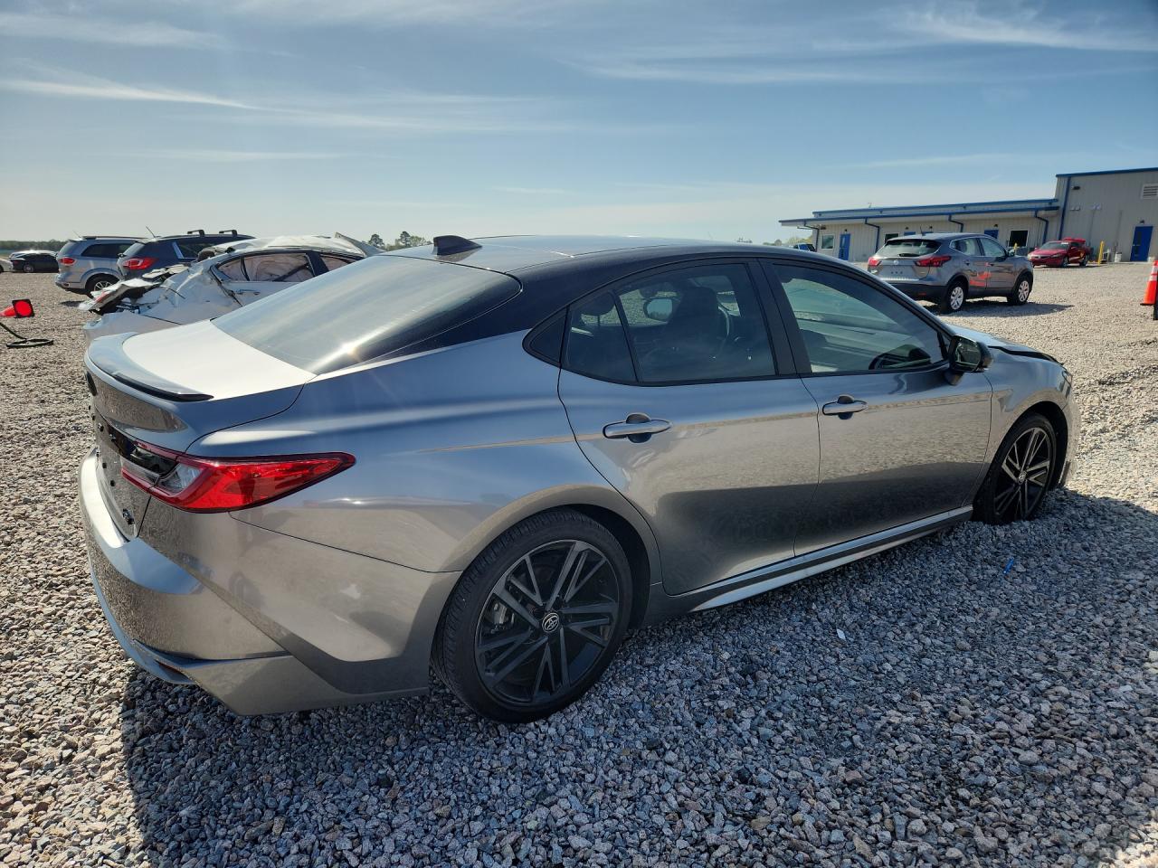 2025 TOYOTA CAMRY