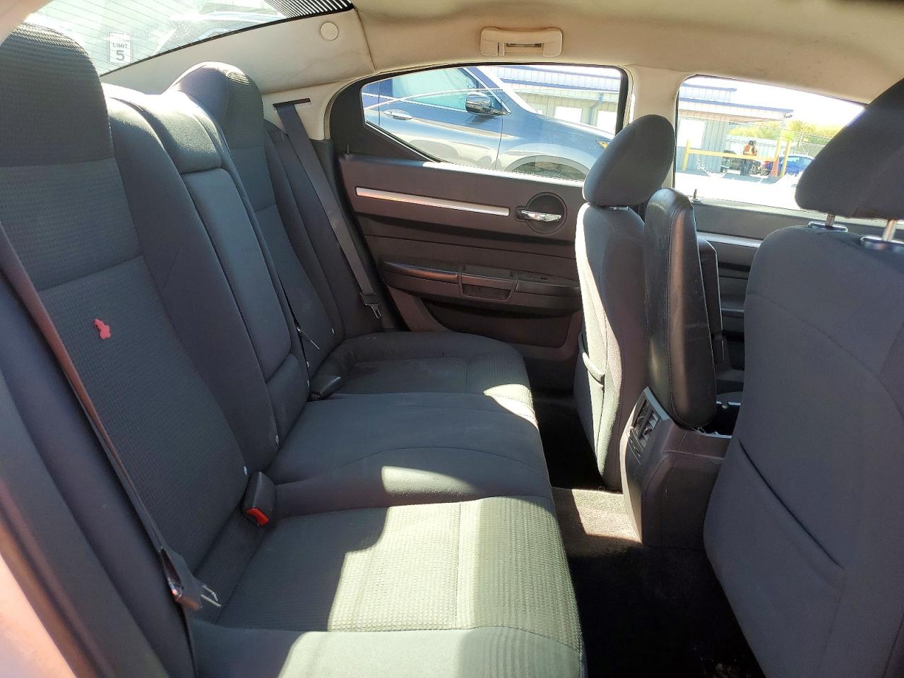2010 DODGE CHARGER