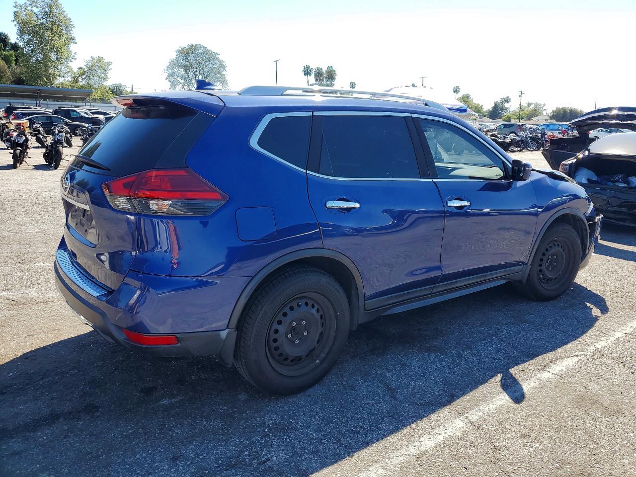 2017 NISSAN ROGUE