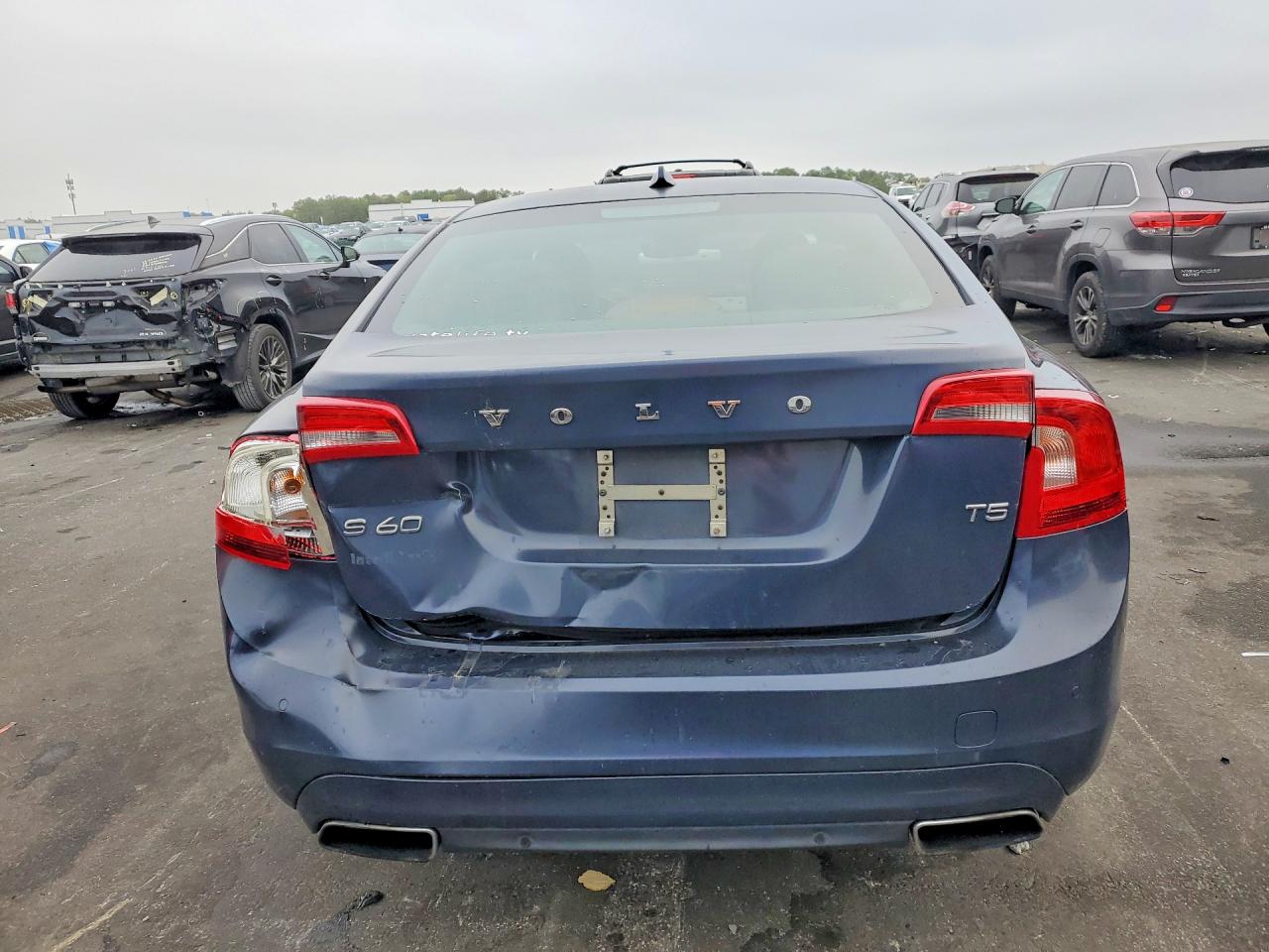 2015 VOLVO S60