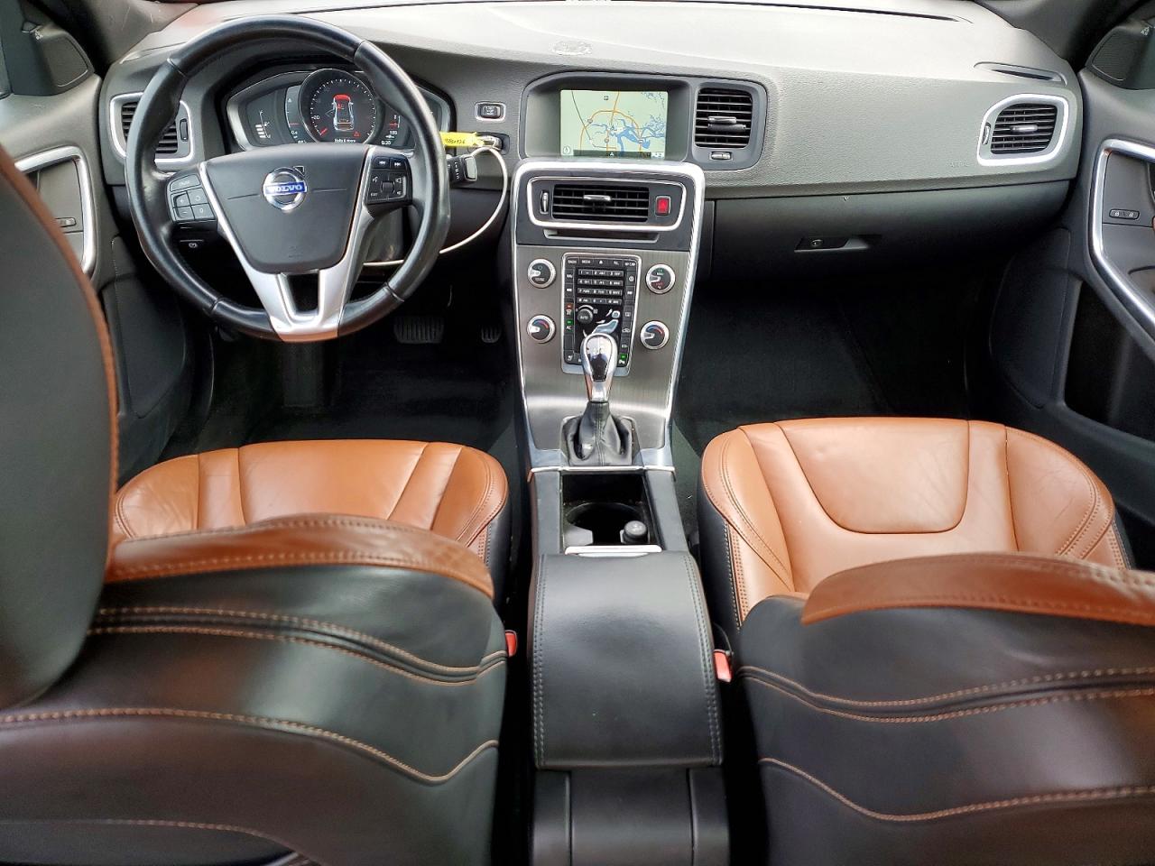 2015 VOLVO S60