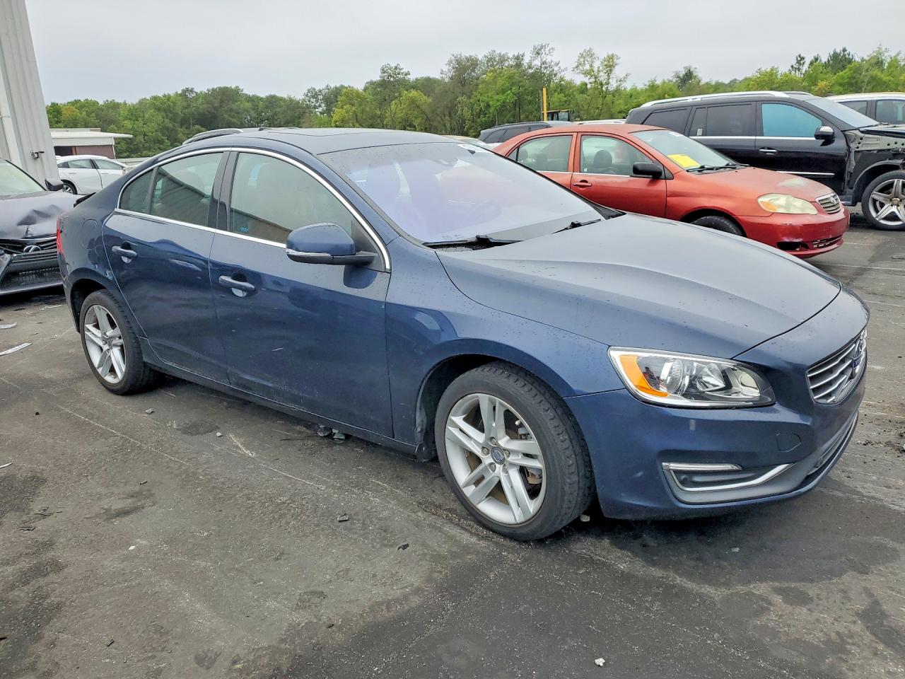 2015 VOLVO S60