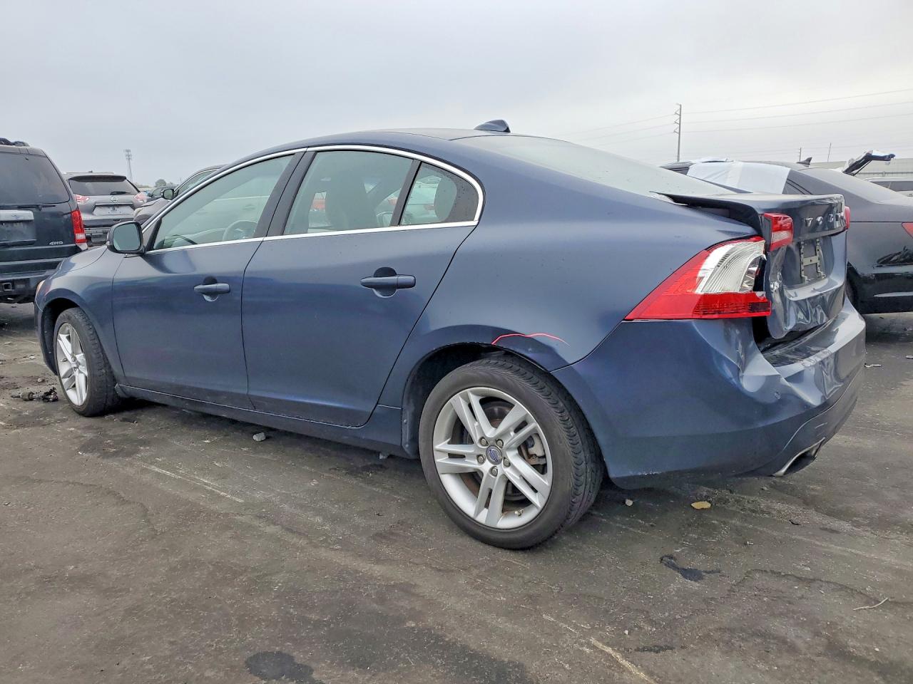 2015 VOLVO S60