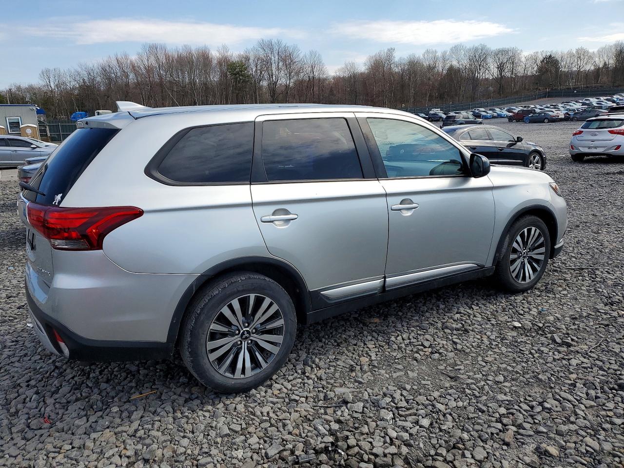 2019 MITSUBISHI OUTLANDER