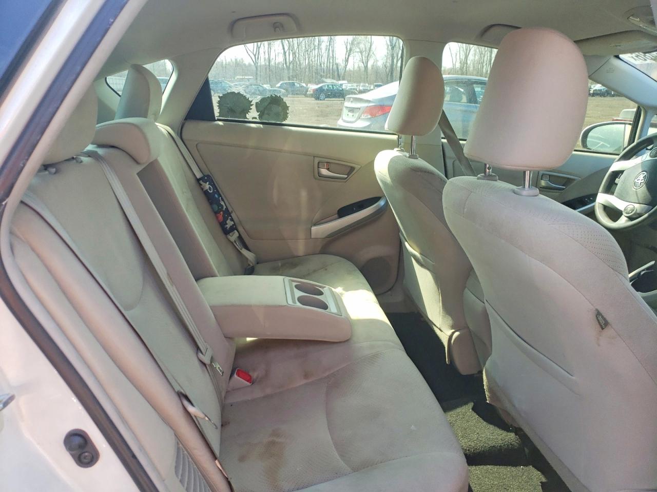 2015 TOYOTA PRIUS