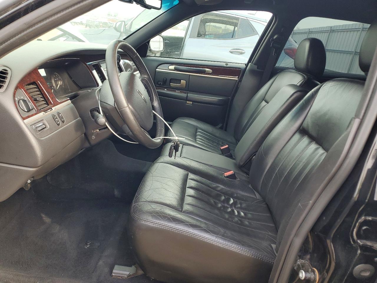 2007 LINCOLN TOWNCAR