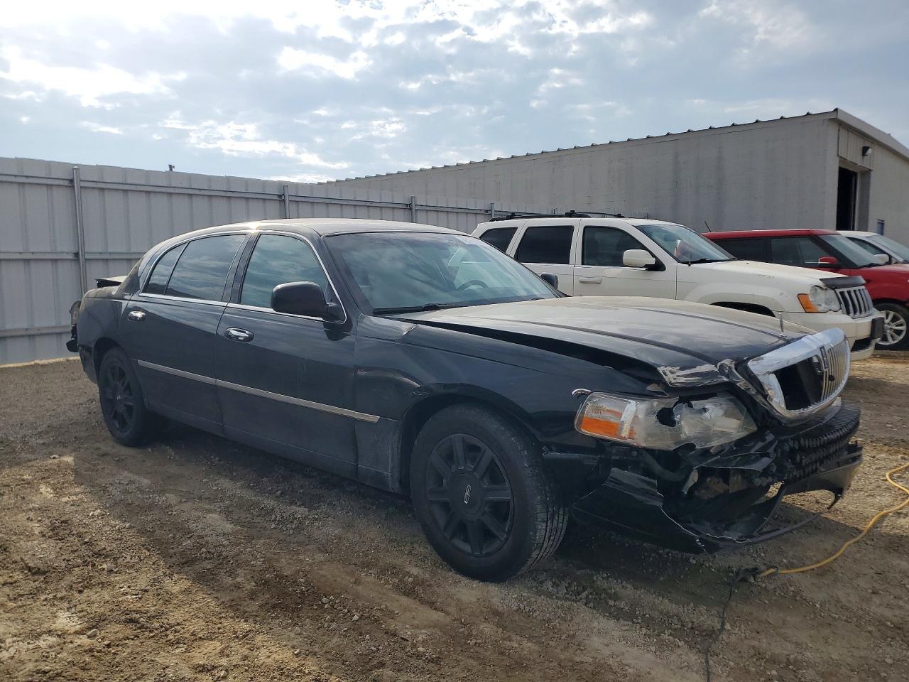 2007 LINCOLN TOWNCAR