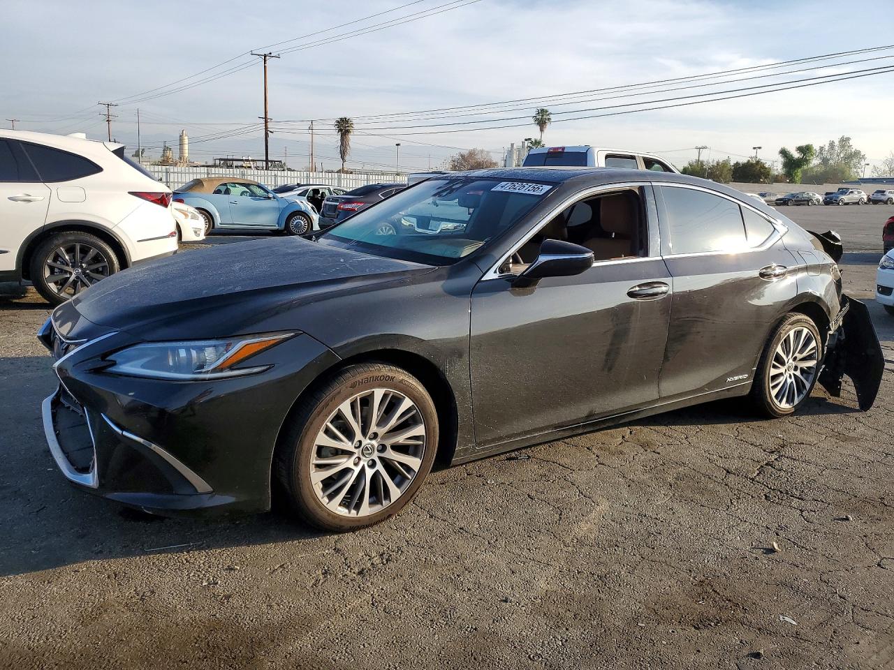 2021 LEXUS ES300
