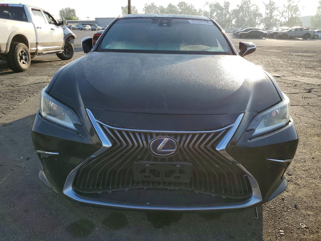 2021 LEXUS ES300