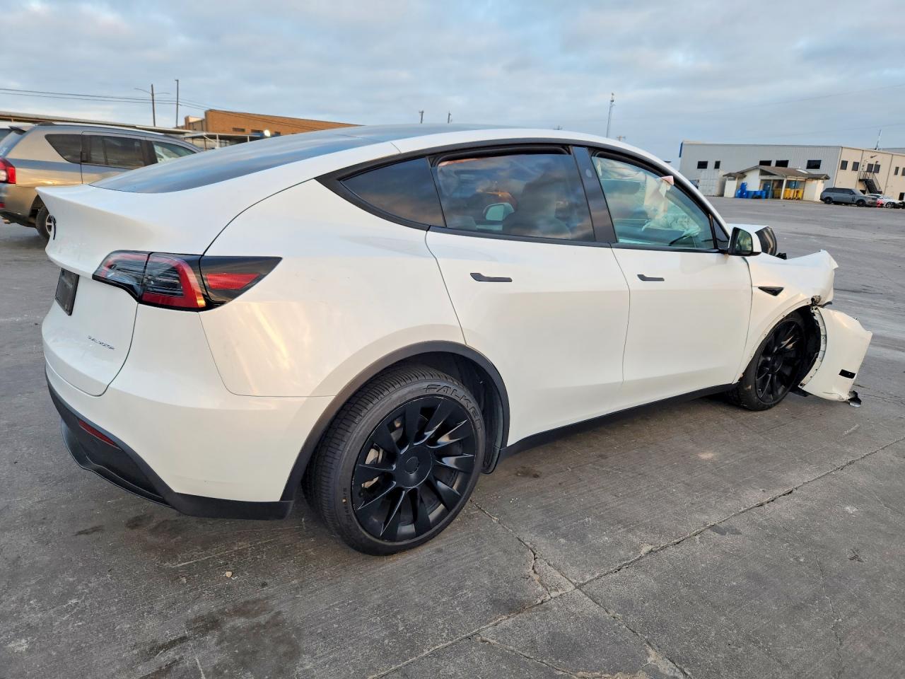 2024 TESLA MODEL Y