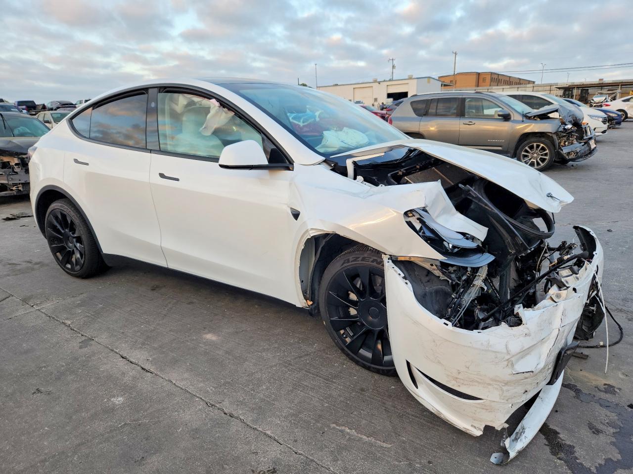2024 TESLA MODEL Y