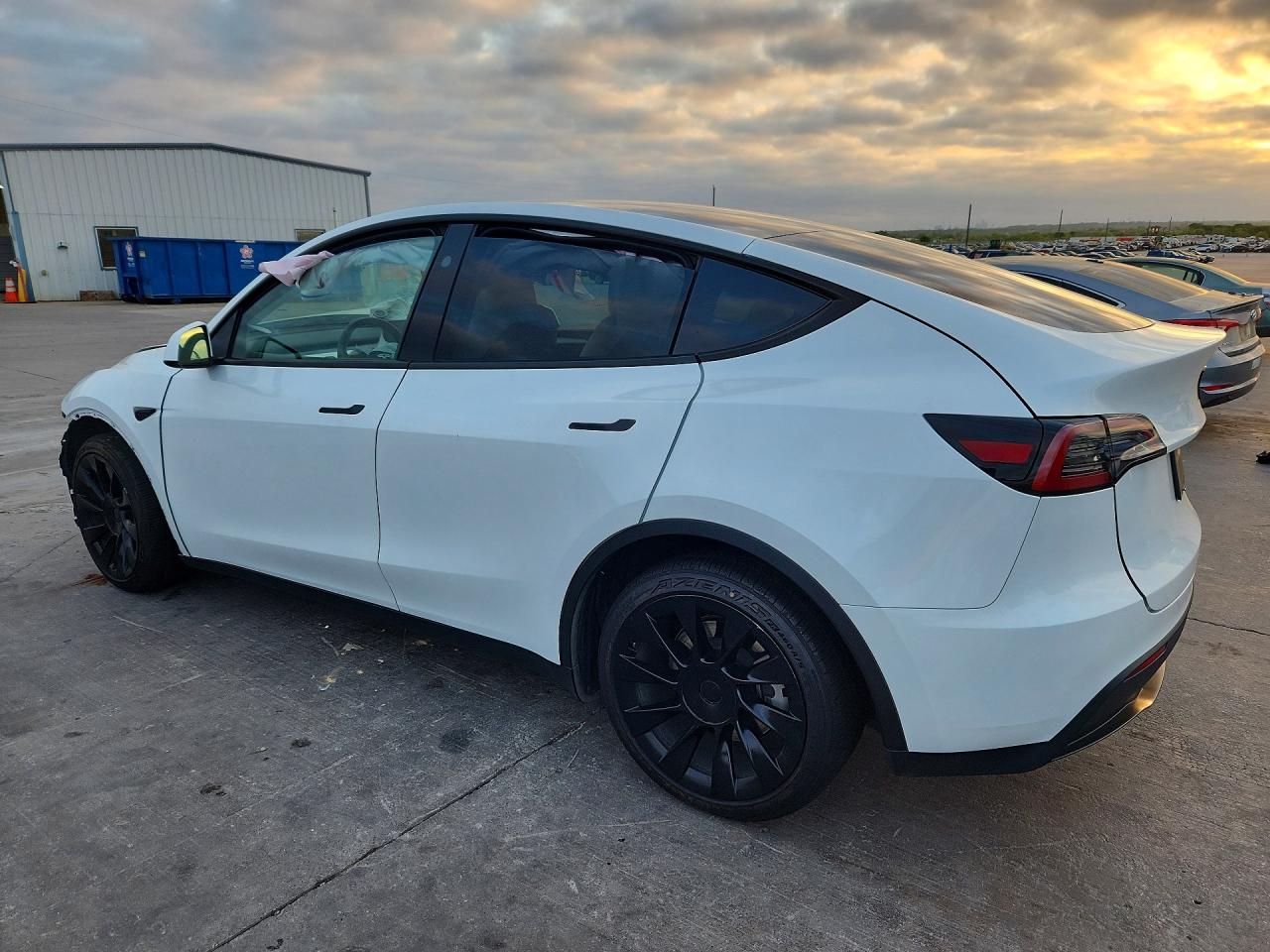 2024 TESLA MODEL Y
