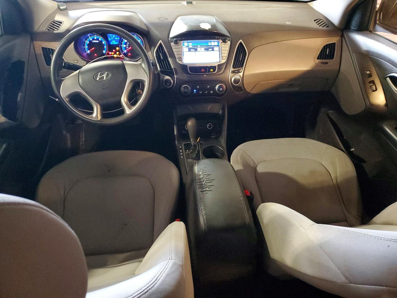 2010 HYUNDAI TUCSON