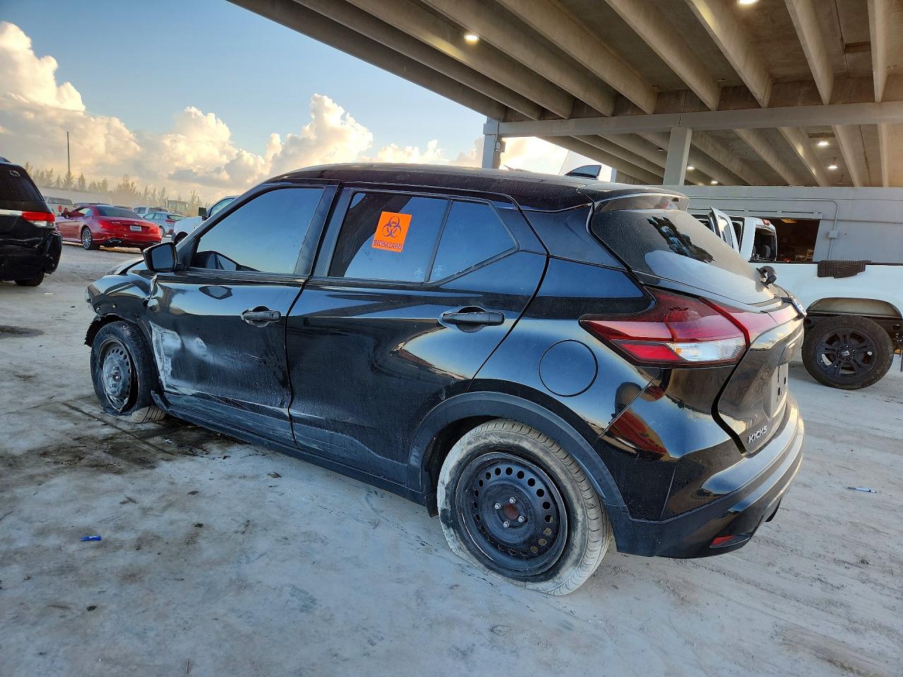 2021 NISSAN KICKS